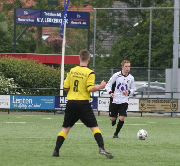 V.v. Lekkerkerk geeft alles tegen Perkouw, maar speelt gelijk:1-1