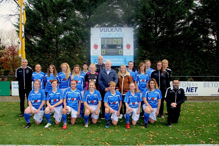 VOR Van Ooijen B.V. Groenten en Fruit Import steekt Rijsoord Vrouwen in het nieuw