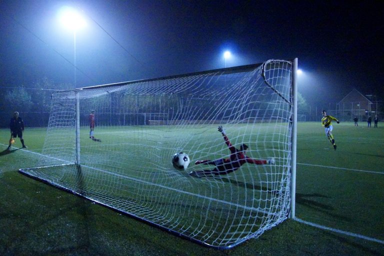 Spirit wint na strafschoppen van vv Capelle