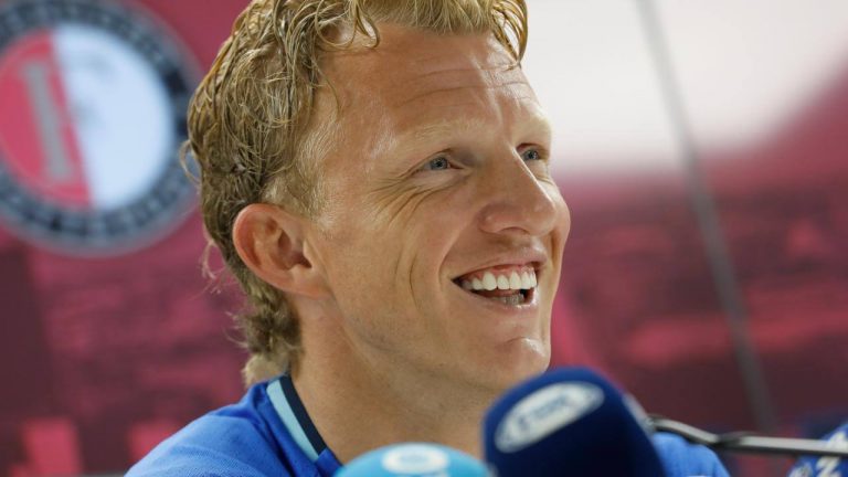 Sponsoren en jeugd sv CWO ontmoeten Dirk Kuijt!