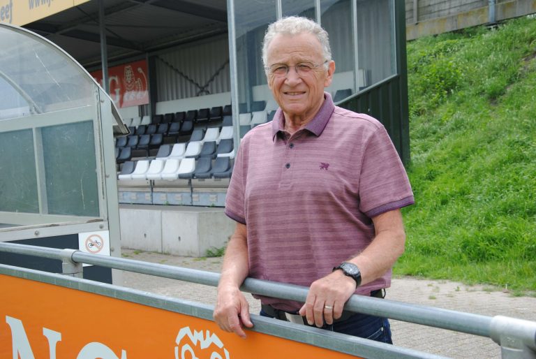 Theo de Reuver zet Walking Football op bij sv KMD