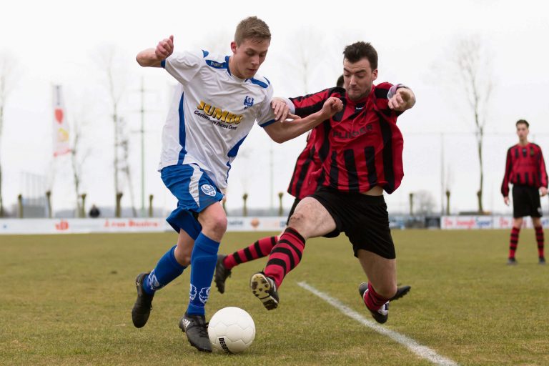 Ruwaard lonkt met Arkel naar de derde klasse