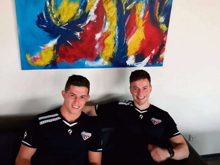 Van Zante en Bergshoeff maatjes op en naast het veld