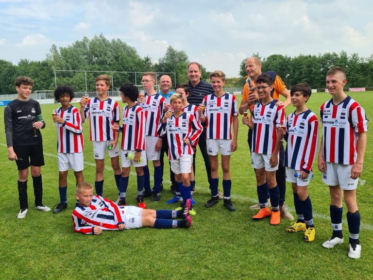R.W.B. Jeugd sluit seizoen af met Regiocup.