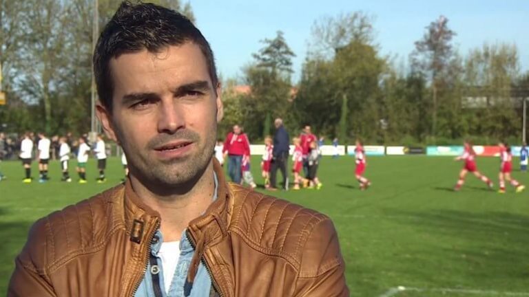 ”Ik ben geen type trainer die tien jaar in de vierde klasse wil blijven hangen”