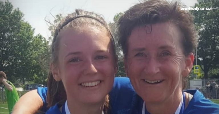 Moeder en dochter promoveren met RKDVC VR1 naar derde klasse