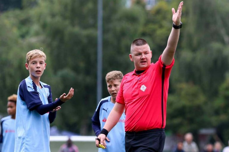 In gesprek met Daan Dietvors scheidsrechter KNVB