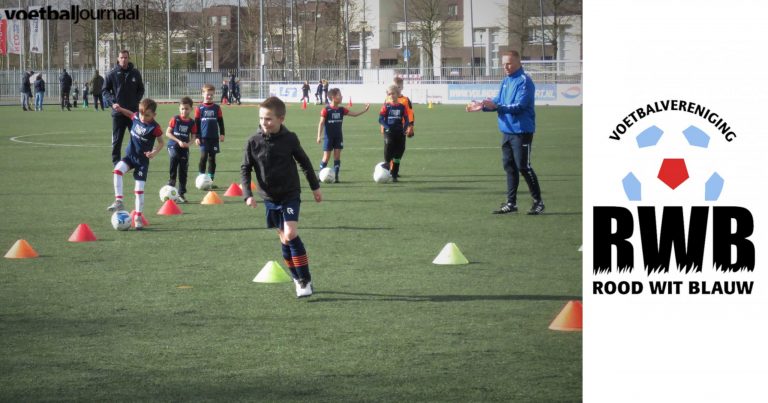 R.W.B.-jeugd maakt plezier tijdens PLUS VAN ENGELEN clinic