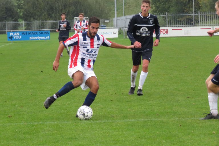 R.W.B. door winst alleen op kop.