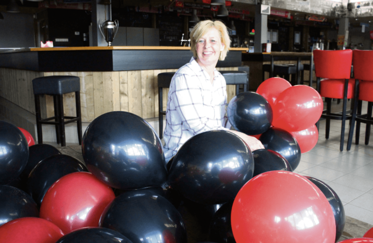 ‘Mensen mens’ Monica Snoei helemaal in haar rol bij DCV