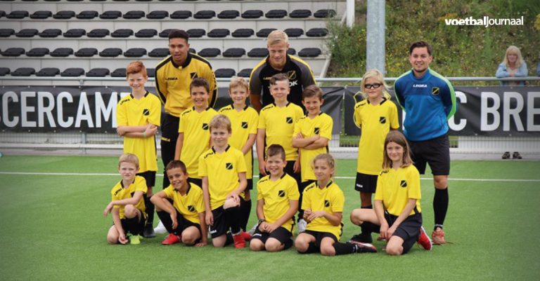 VV Oosterhout ontvangt NAC Breda Soccercamps