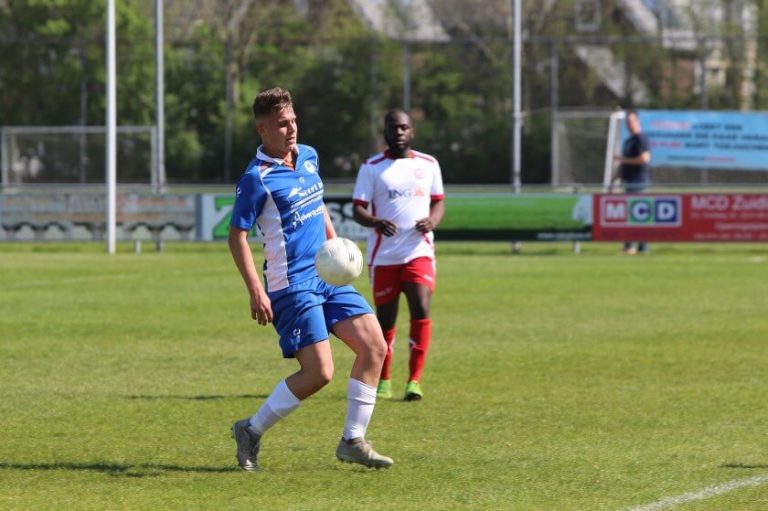 Hellevoetsluis onderuit bij Zuidland en vergooit alles