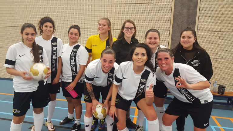 Bristol dames zaalvoetbal schrijft geschiedenis