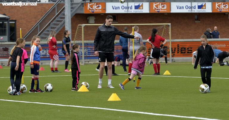 Kozakken Boys blijft stappen zetten op gebied van meisjes- en damesvoetbal