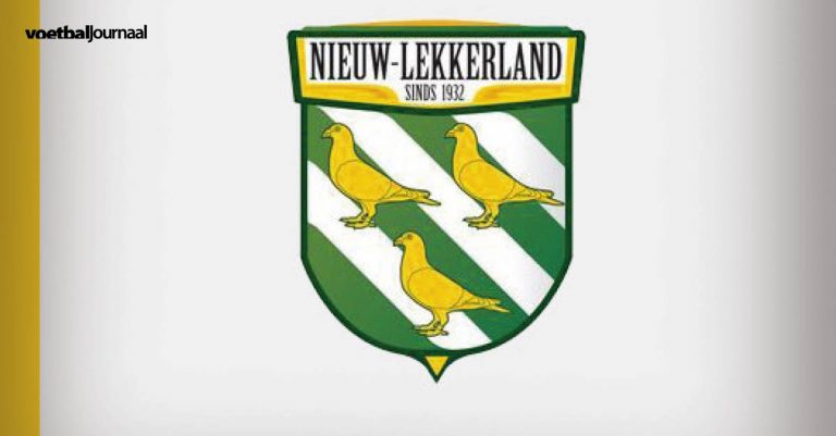 voetballen in een levende computergame bij Nieuw-Lekkerland.