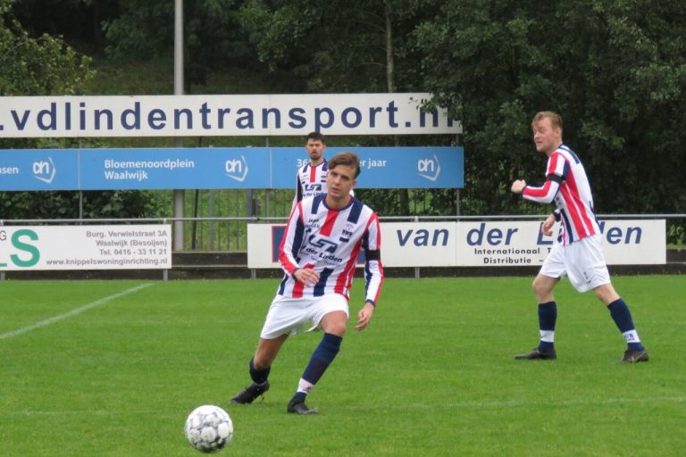 R.W.B. noteert eerste winst in de competitie