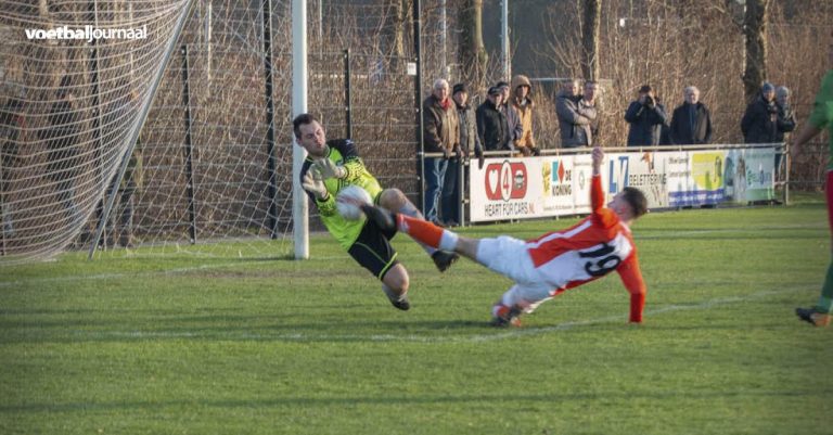 De aftrap met Dylan Cornelisse van VV Alblasserdam