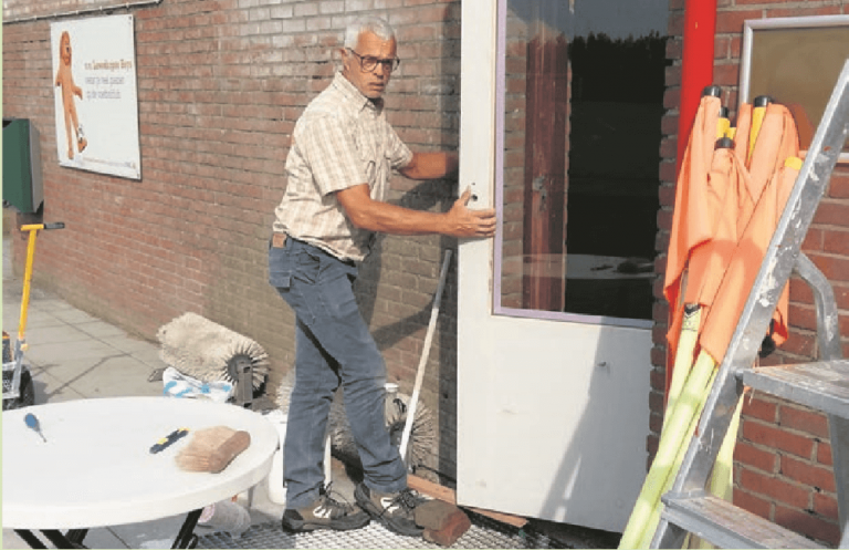 De klusploeg van Lebo met John van ‘t Westeinde