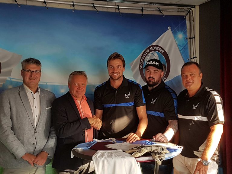 Tim Krul ondertekent kledingcontract met Sportclub Monster