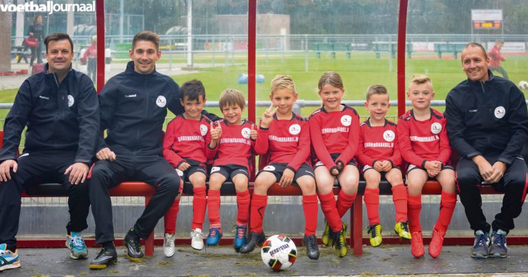 Drie coachende voetbalvaders hebben grootste lol bij De Noormannen JMO8