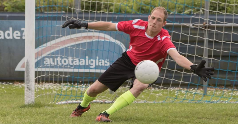 Onder de lat met Lars van de Griek van VV Rillandia