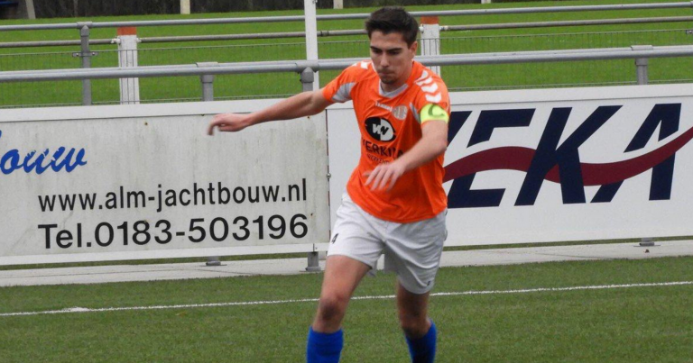 Julian Geelhoedt speelt al bijna tien jaar bij vv Altena
