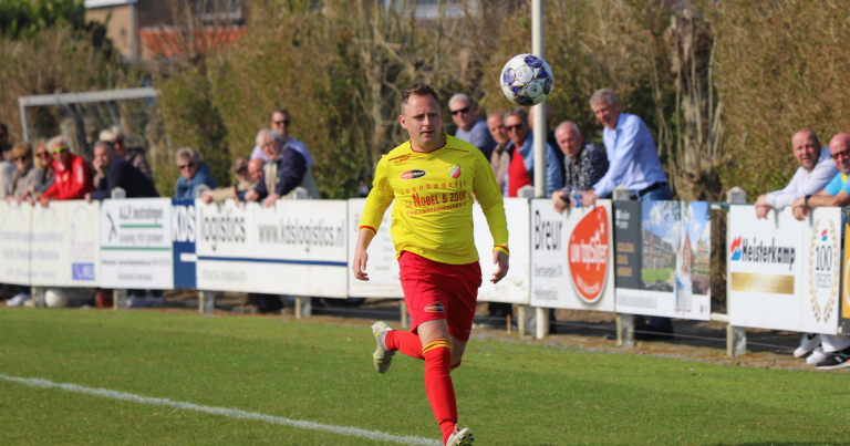 Arie Bravenboer met OHVV in achtervolging