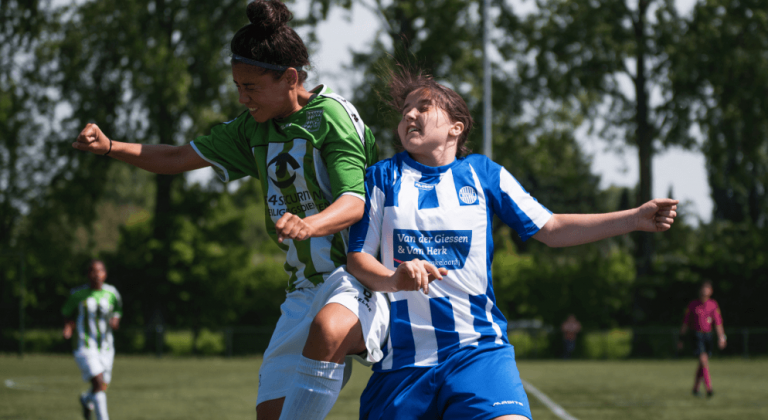 Vrouwen RVVH donderen naar finale Voetbal Rijnmond cup