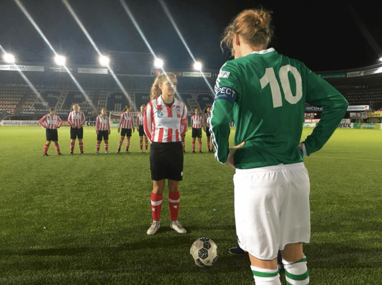 Aanvoerster Demi loopt al vanaf de start van meidenvoetbal rond bij JVOZ