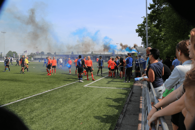 Pelikaan JO15-1 met overmacht kampioen!