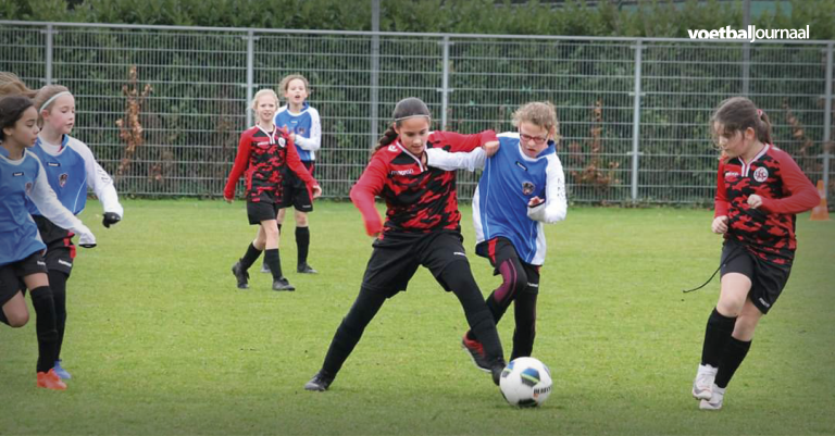 Ieder voetbalmeisje is een voetbalster