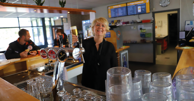 Joke van Swieten staat voor de gezelligheid