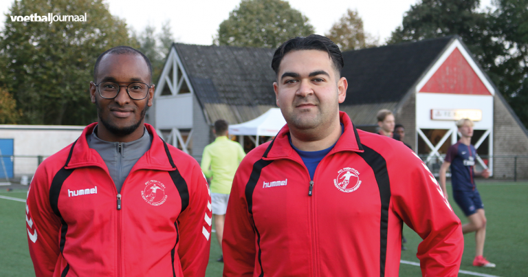 Karo Sarkis en Mohamed Jacob stomen de jeugd van FC Right-Oh klaar voor selectievoetbal