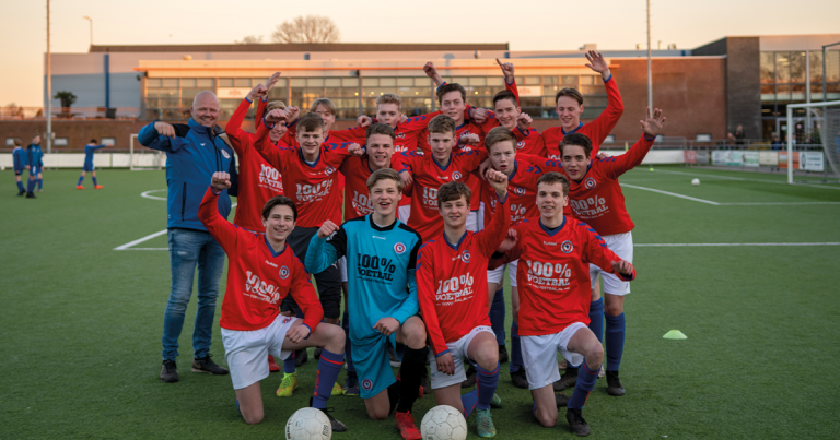VV Verburch JO16-1: vriendenteam dat in de eerste klasse speelt