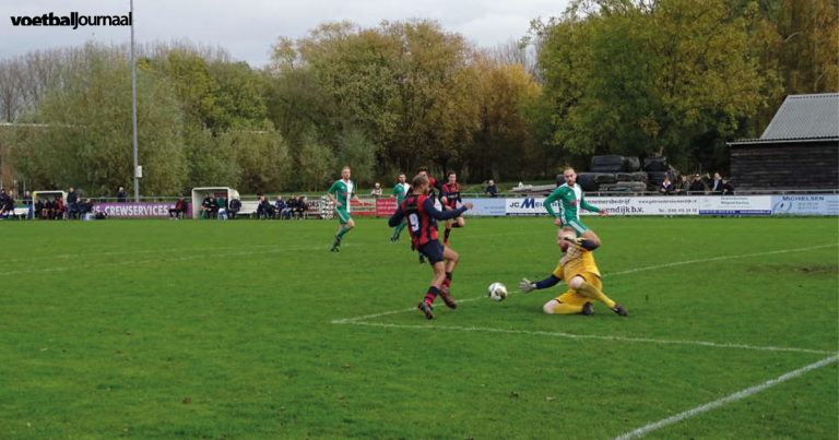 Victoria’04 tegen VOB op zwaar bespeelbaar veld