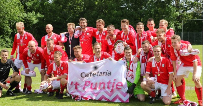 In gesprek met de mannen van v.v. Lyra 6