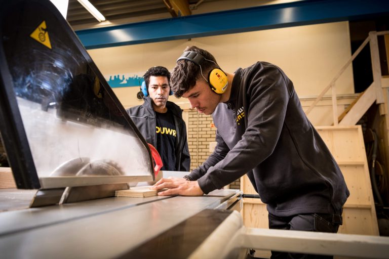 Bouwmensen Rivierengebied leidt op én vergroot kennis