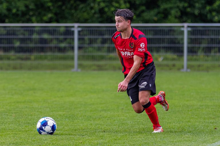 Ruben Pekaar speelt ook komend seizoen met Yerseke in tweede klasse