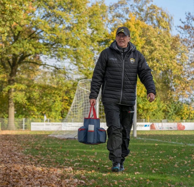 Van Defensie tot DIA: Het Verhaal van Verzorger John Hauf