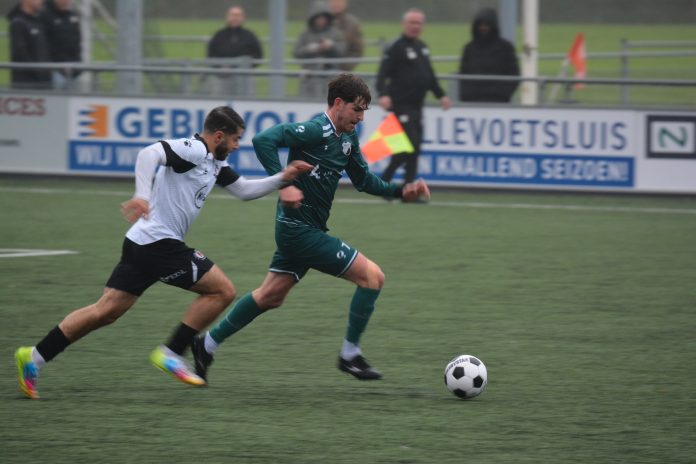 NSVV en Nieuwenhoorn maken reclame voor het amateurvoetbal en delen de punten