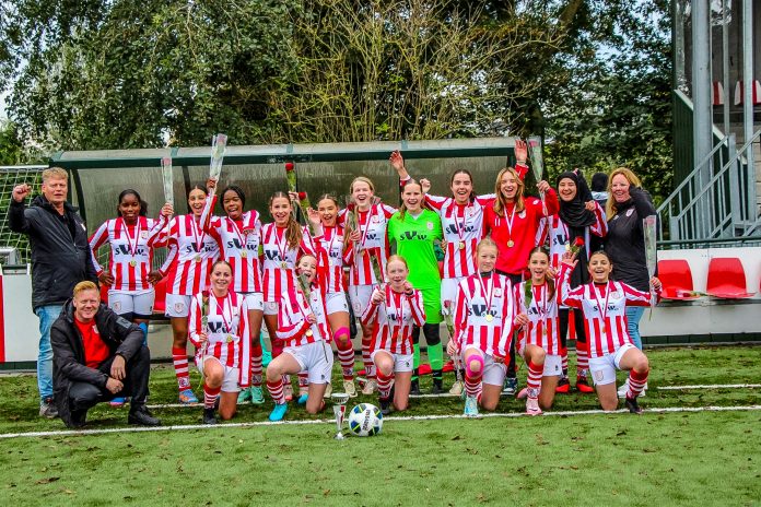 vrouwenvoetbal-krijgt-langzaamaan-een-wat-groter-podium-bij-svw