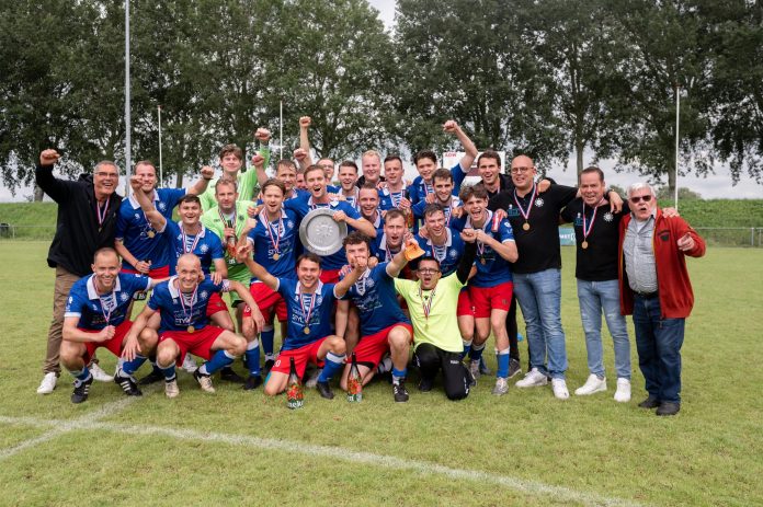 zinkweg-bezig-met-het-schrijven-van-clubhistorie