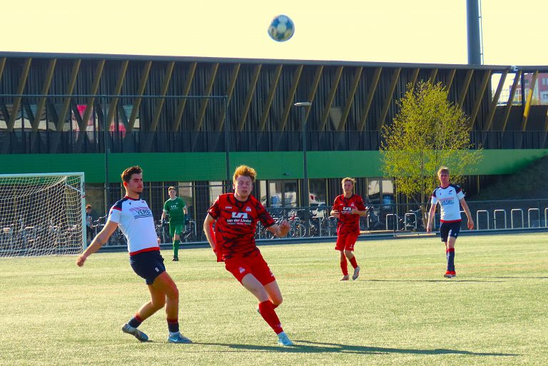R.W.B. maakt in tweede helft achterstand goed.