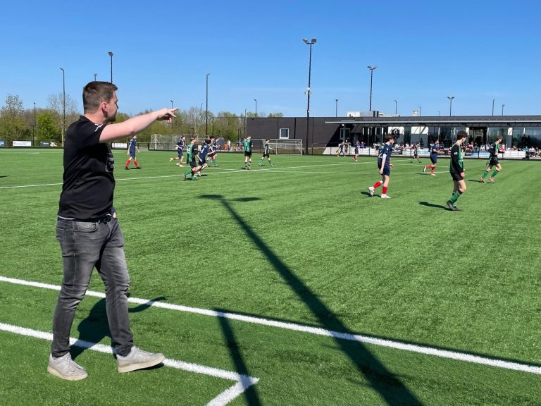 Jasper Roovers brengt jeugdteam RFC voor het eerst naar divisie-voetbal: ‘Insteek is de opleiding’