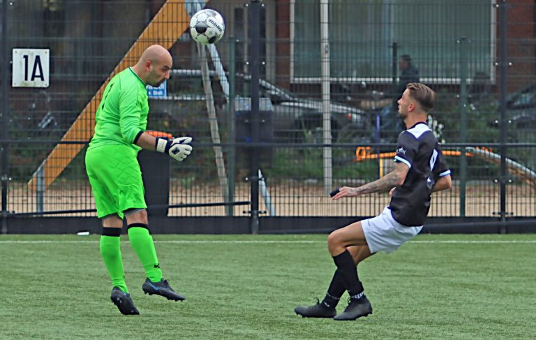 Aykut Nargun hangt zijn keepershandschoenen aan de wilgen