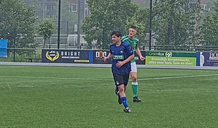 Dalil Benazza  debuteert als 15-jarige in Bergambacht 1