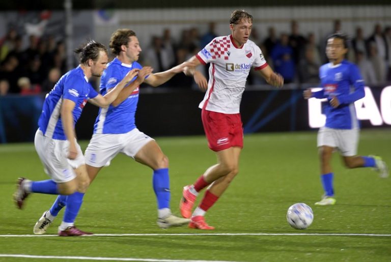 Kozakken Boys bekert door na winst op Kampong