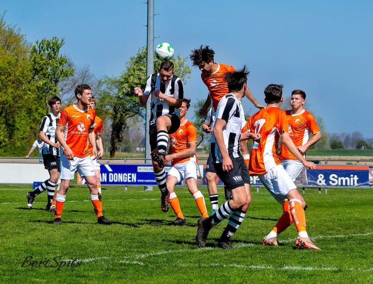 Slinger na vijf jaar terug op het veld: ‘Ik miste de voetbal wel’