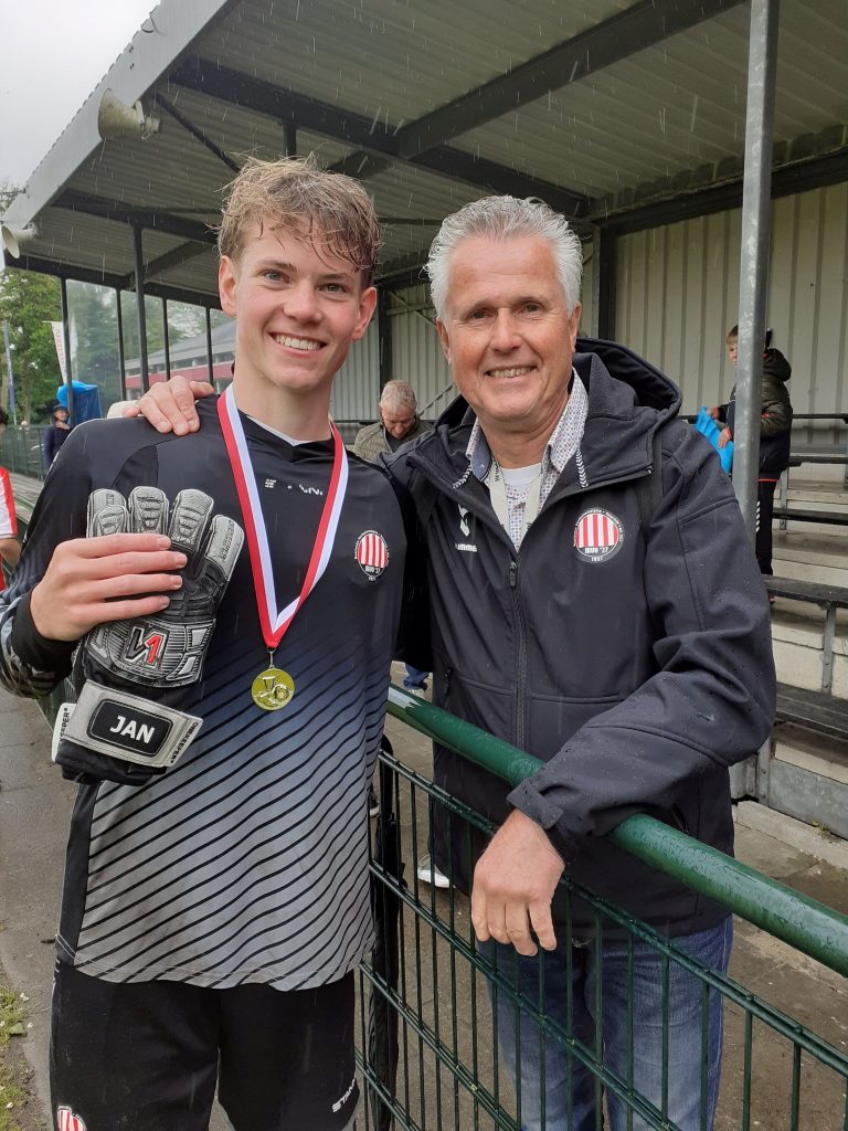 Altijd tussen de palen: keeperstrainer Jan Onck (71)