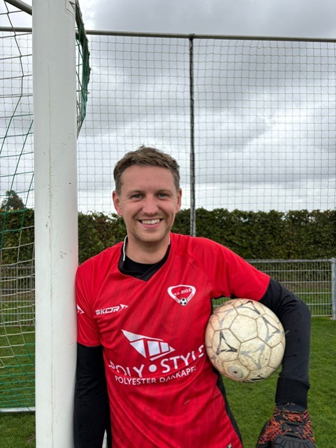 Keeper en jeugdvoorzitter DIOZ: ‘Niets mooier dan spelen voor je eigen dorp’ Keeper en jeugdvoorzitter DIOZ: ‘Niets mooier dan spelen voor je eigen dorp’